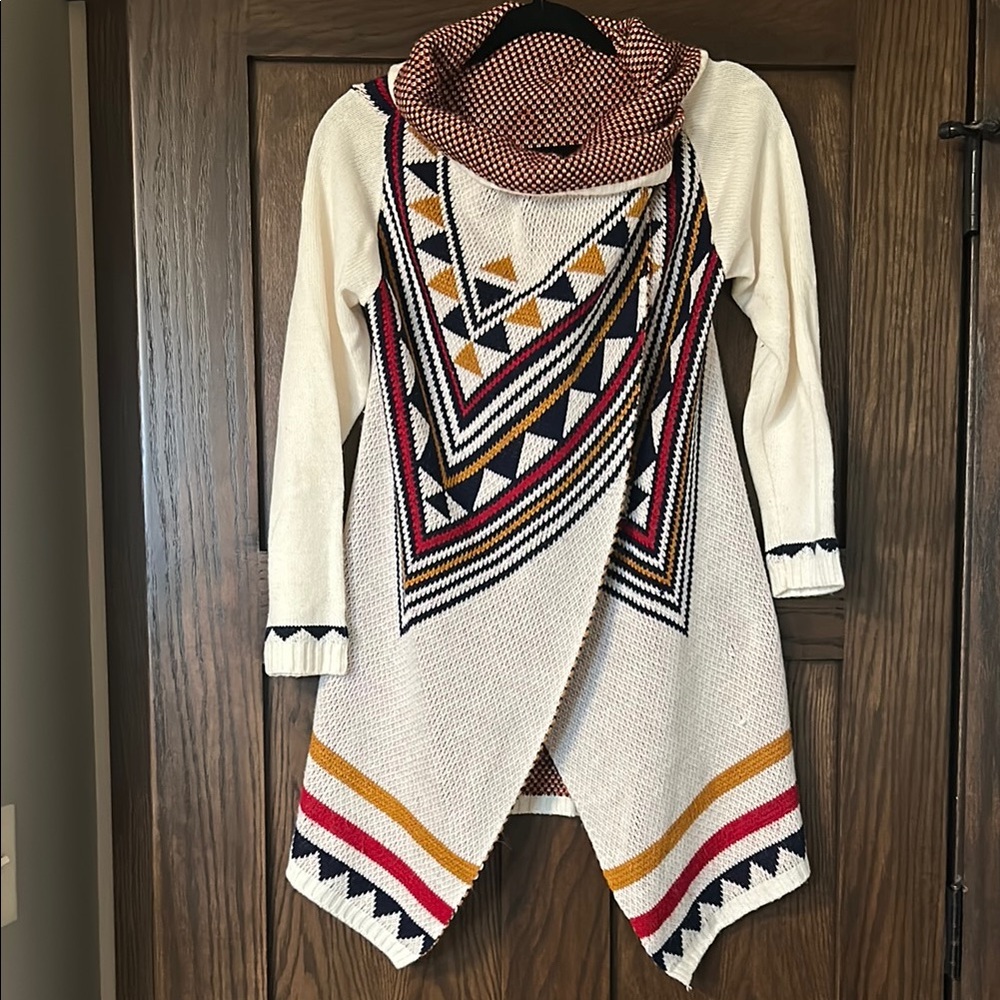 Geometric Patterned Cream Sweater